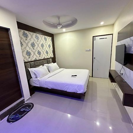 Hotel Golden View 巴罗达 外观 照片