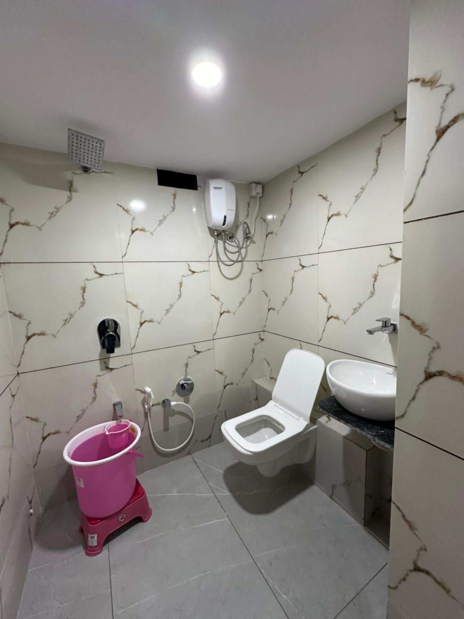 Hotel Golden View 巴罗达 外观 照片