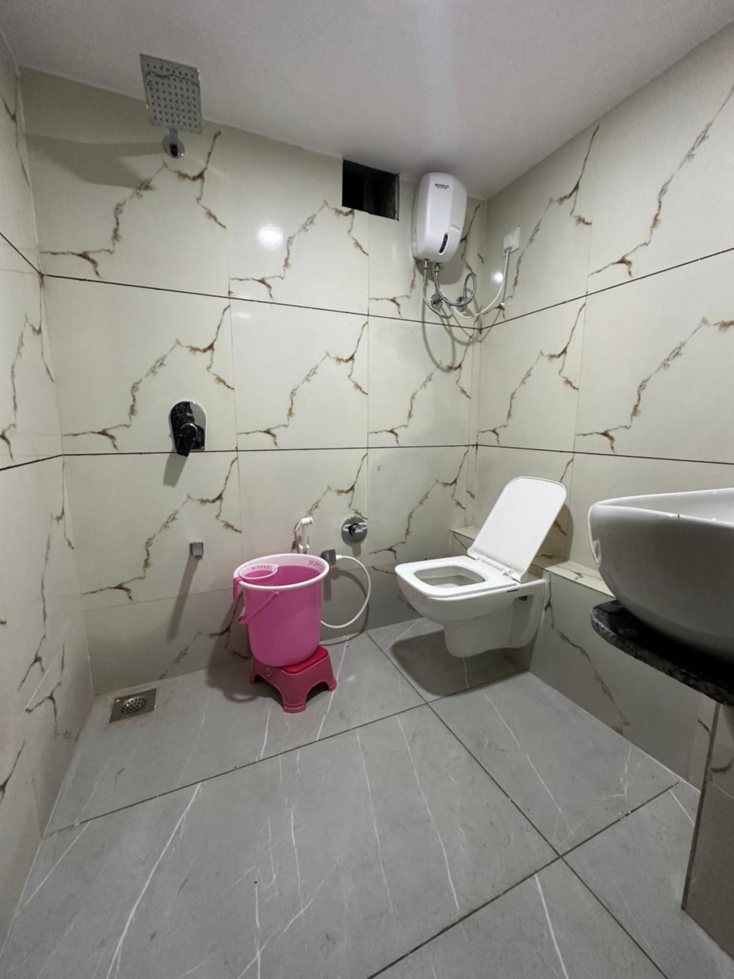 Hotel Golden View 巴罗达 外观 照片
