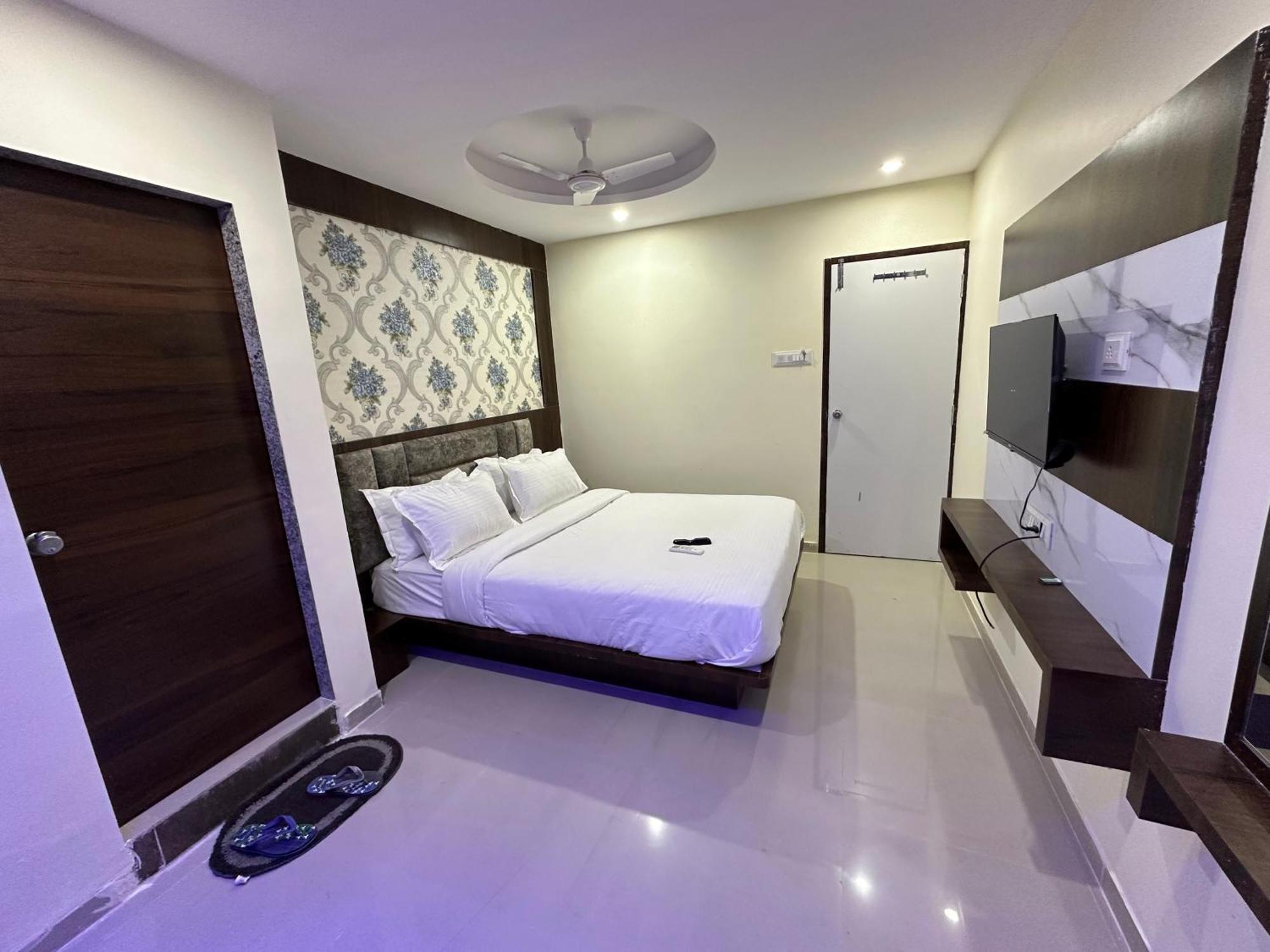 Hotel Golden View 巴罗达 外观 照片